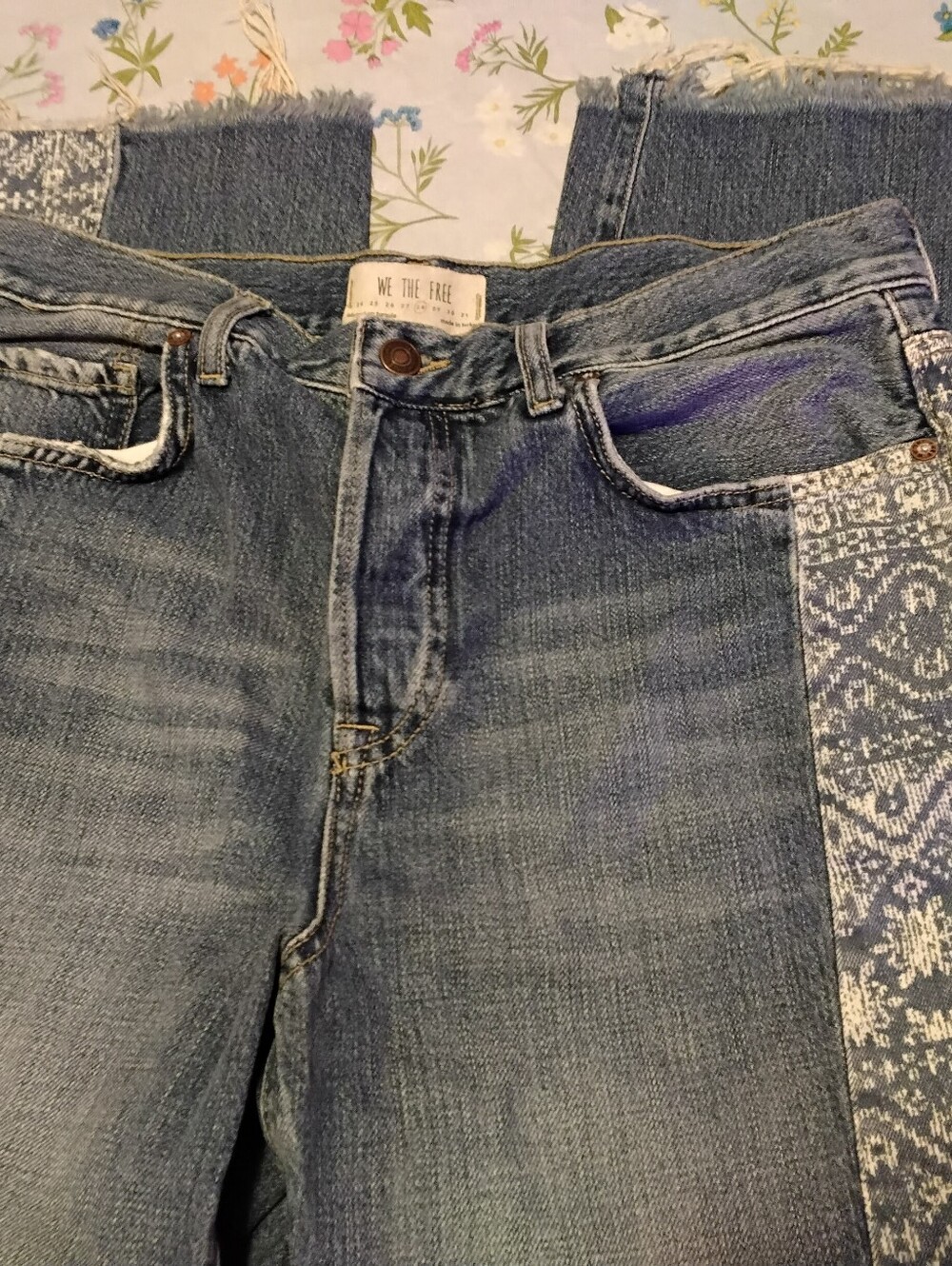 We the Free People Women’s size 28 Or 6 Straight Cropped Jeans 32W 25L
